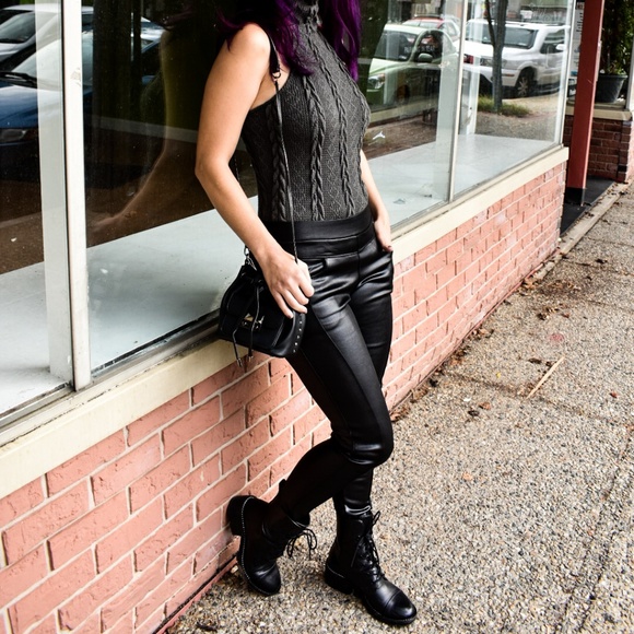 Fleece Lined Vegan Leather Pocket Leggings - Picture 3 of 8